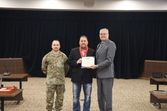 Education services officer recognized for his role in launching Army tuition-assistance website