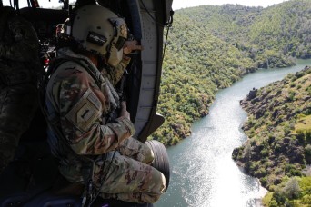 Cal Guard, CAL FIRE Team up for Wildland Firefighting Training