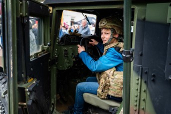 Thousands visit Panzer Firehouse to reconnect with their American friends